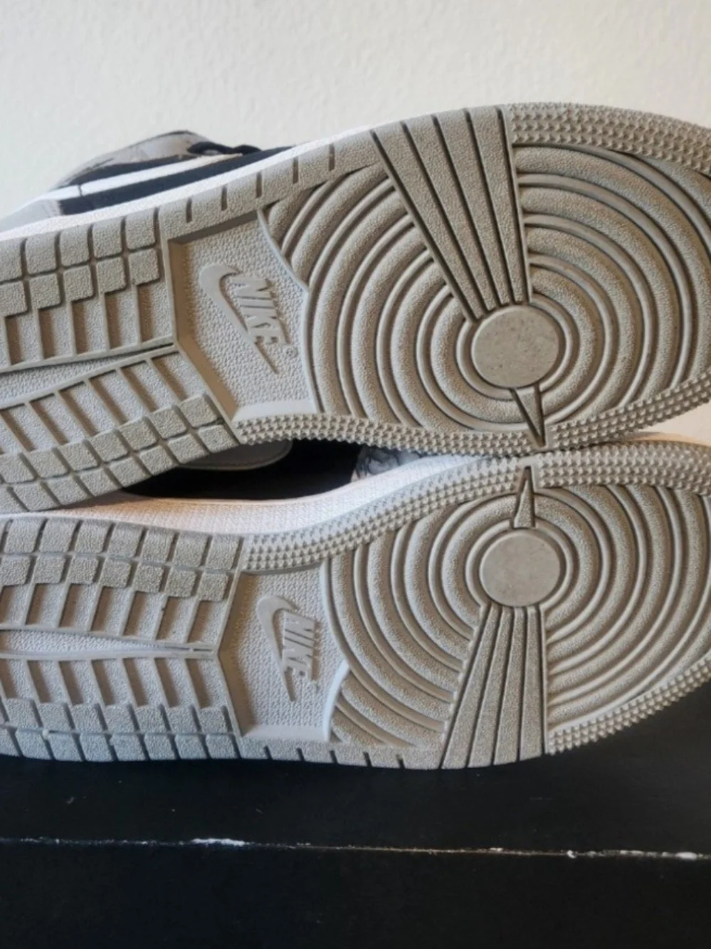 Air Jordan 1 Mid Elephant Print sz 5y